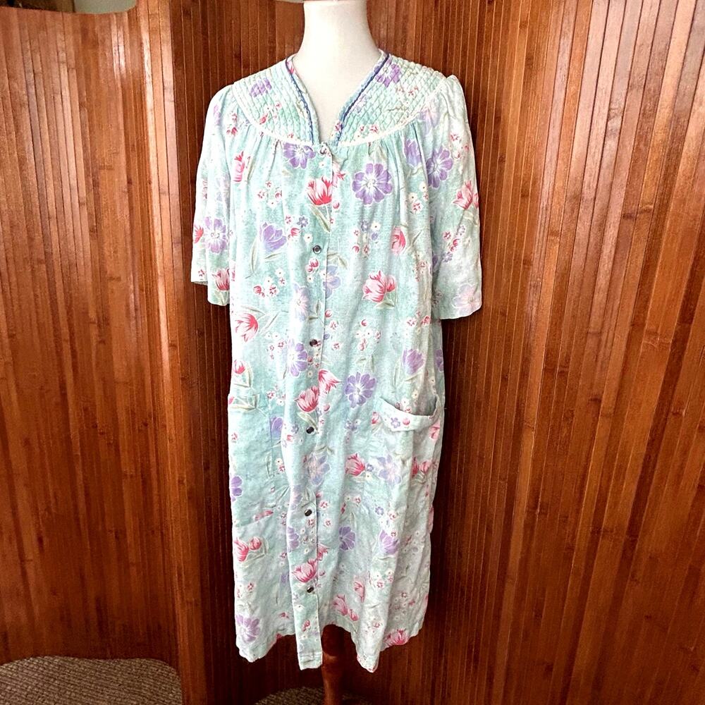 Vintage 1970s Floral Quilted Snap-Front House Dress